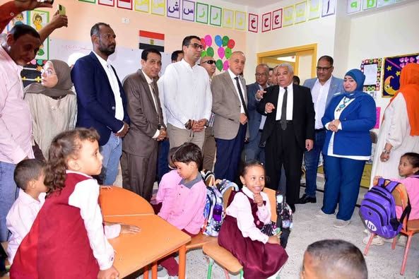 محافظ الأقصر يفتتح مدرسة أبو بكر الابتدائية المشتركة بالطود - الخليج الان