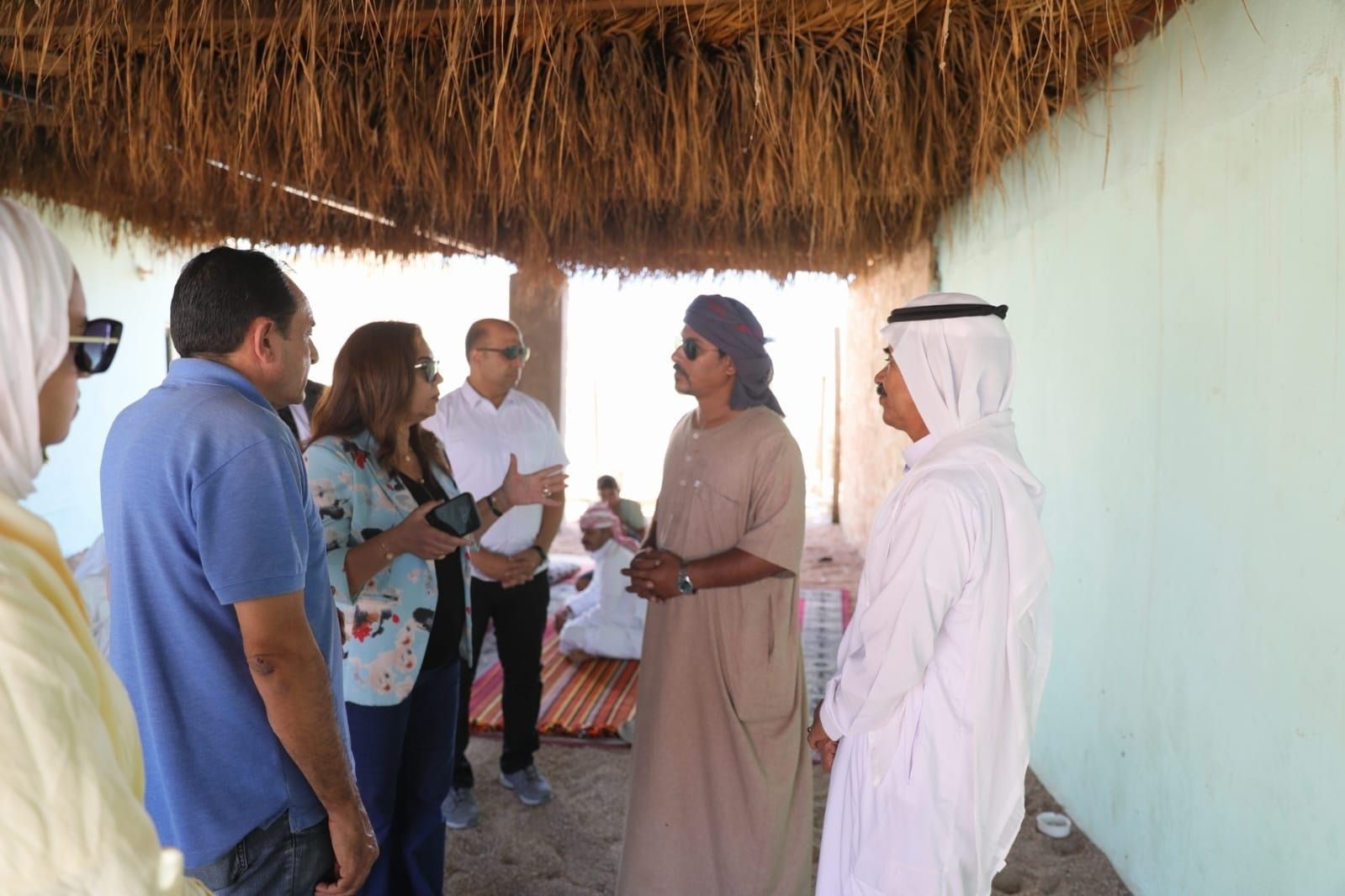 وزيرة التنمية المحلية تبحث حلول مشكلات أهالي وادي مجيرح بمدينة دهب - الخليج الان
