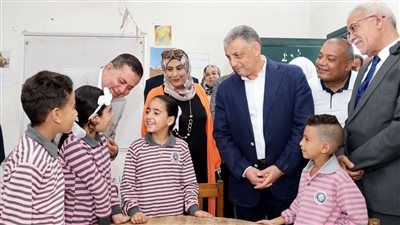انطلاق العام الدراسي الجديد بالإسماعيلية.. المحافظ يتفقد المدارس ويؤكد: الغياب مرفوض والتعليم أساس نهضة الأمم - الخليج الان