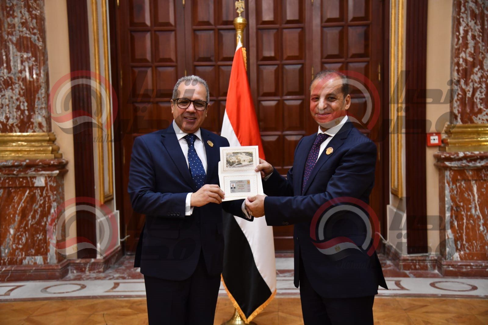 نائب مستقبل وطن أحمد حلمى الشريف يتسلم كارنيه عضوية مجلس الشيوخ 2025..صور - الخليج الان