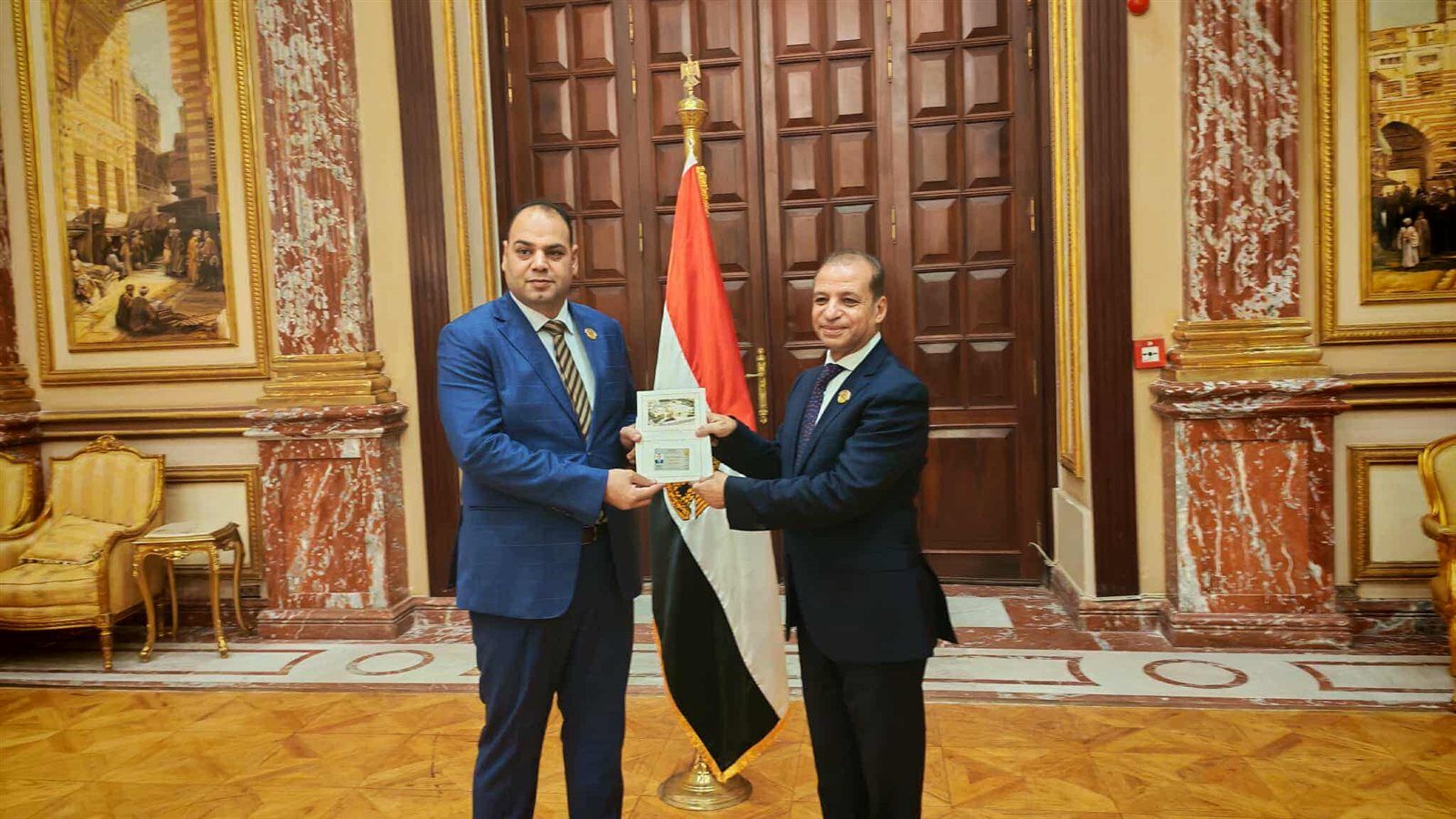 احتفاء خاص بالنائب أحمد دياب أثناء استلامه كارنيه عضوية مجلس الشيوخ 2025 ..صور - الخليج الان