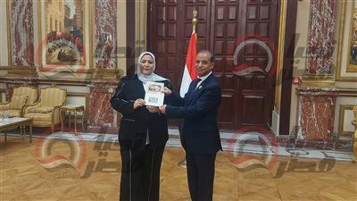 نائبة مستقبل وطن غادة الضبع تتسلم كارنيه عضوية مجلس الشيوخ 2025..صور - الخليج الان