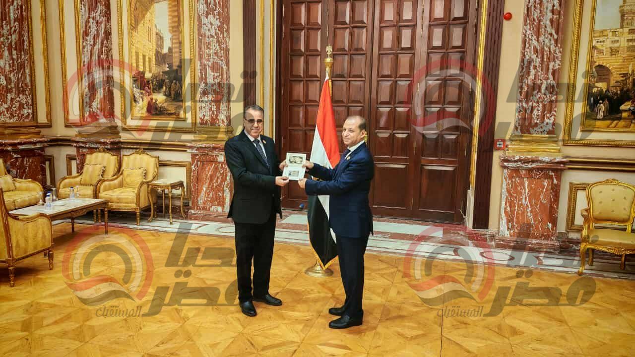 نائب الجبهة الوطنية هشام مجدى يتسلم كارنيه عضوية مجلس الشيوخ 2025..صور - الخليج الان