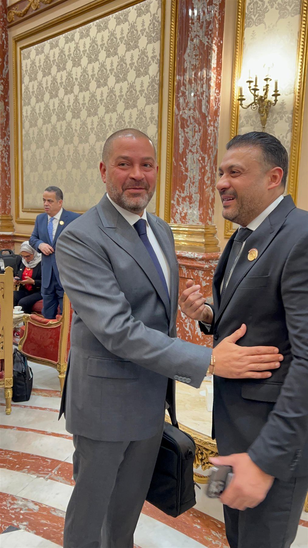 احتفاء خاص بالنائب أحمد دياب أثناء استلامه كارنيه عضوية مجلس الشيوخ 2025 ..صور - الخليج الان