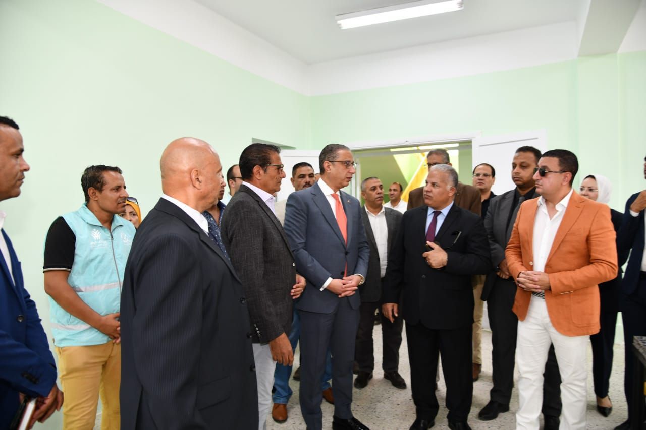 بالتعاون مع مؤسسة "صناع الخير".. محافظ الفيوم يفتتح أعمال تطوير مبنى الإقامة بمدرسة الصم وضعاف السمع للبنين بدمو - الخليج الان