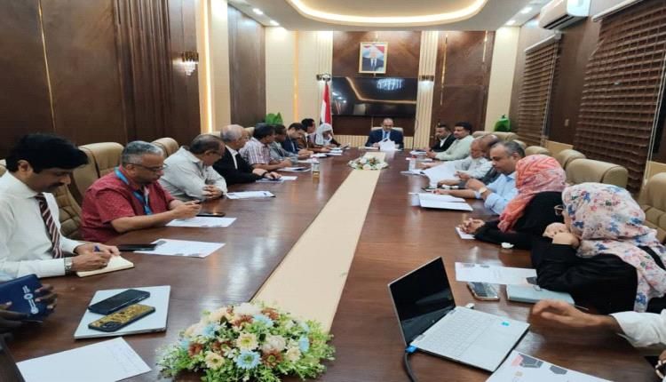 وزير الصحة يترأس اجتماعاً للجنة التنسيق الوطنية لمواجهة الطوارئ الصحية بعدن
