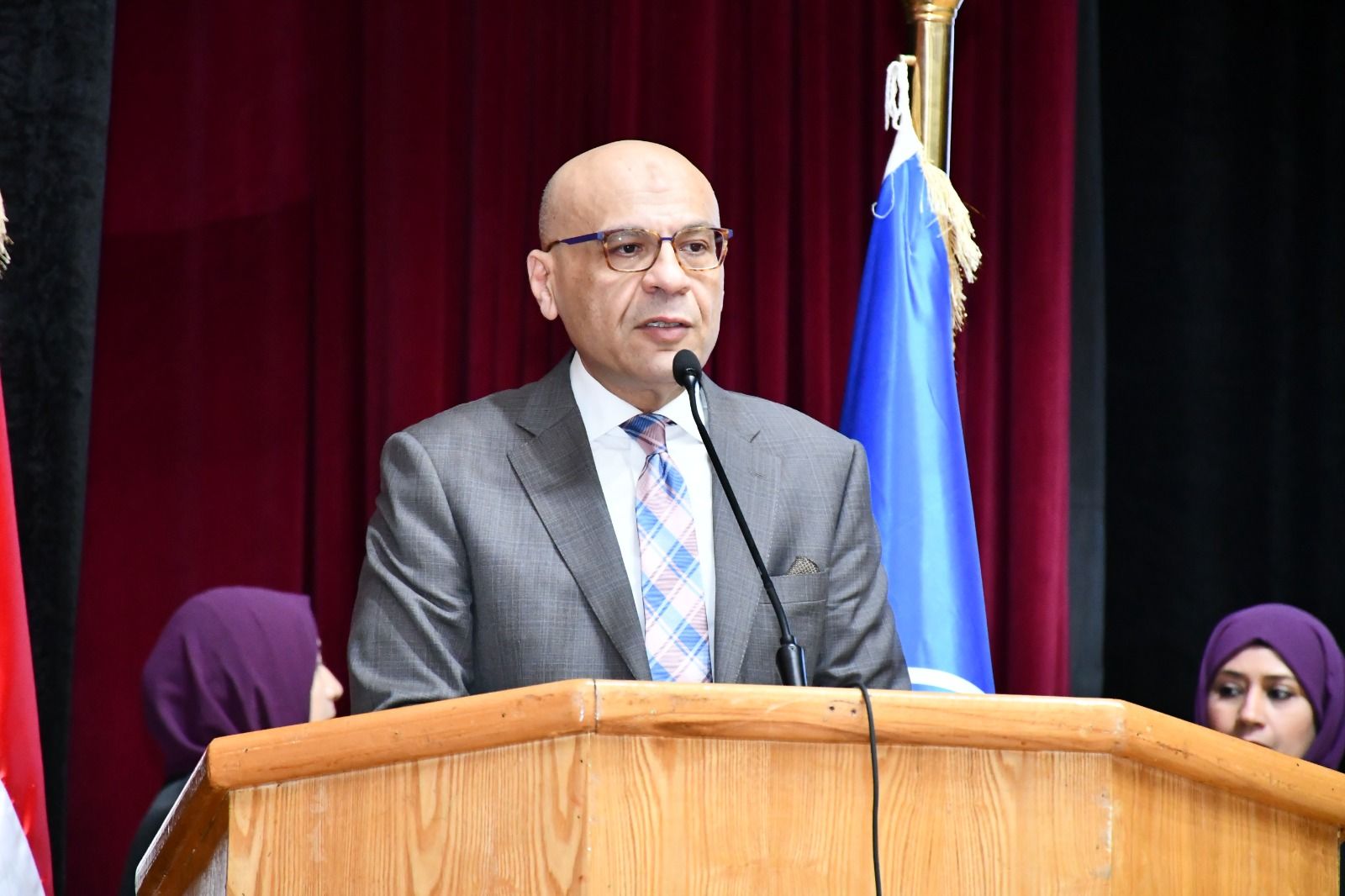 جامعة قناة السويس تحتفل باعتماد مستشفياتها وتكرم 153 من الكوادر الطبية والإدارية - الخليج الان