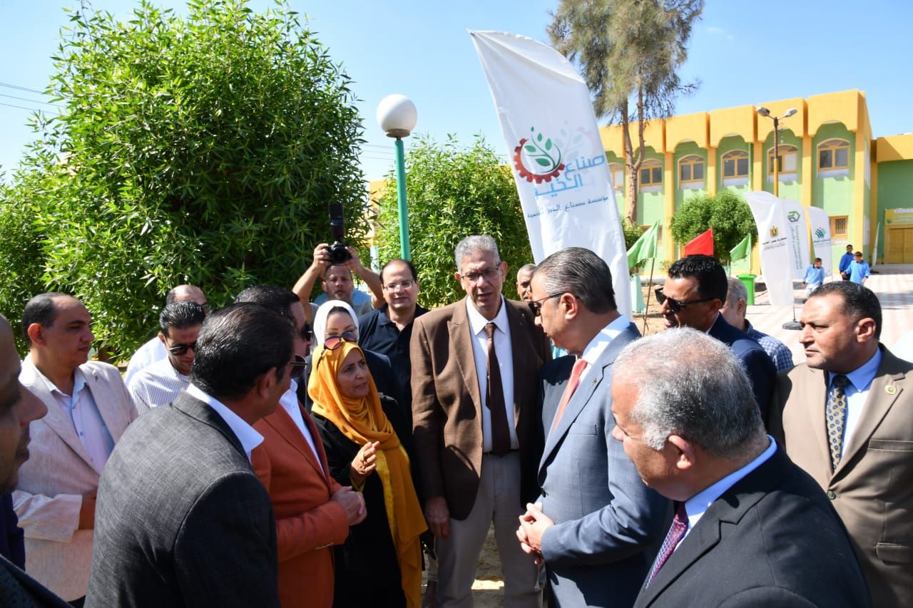 بالتعاون مع مؤسسة "صناع الخير".. محافظ الفيوم يفتتح أعمال تطوير مبنى الإقامة بمدرسة الصم وضعاف السمع للبنين بدمو - الخليج الان