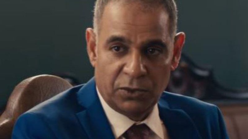 على طريقته الكوميدية.. محمود البزاوي يحتفل بعيد ميلاده - الخليج الان