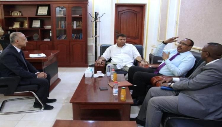 النائب العام يلتقي السفير الصومالي لبحث أوضاع السجينات والتعاون القضائي