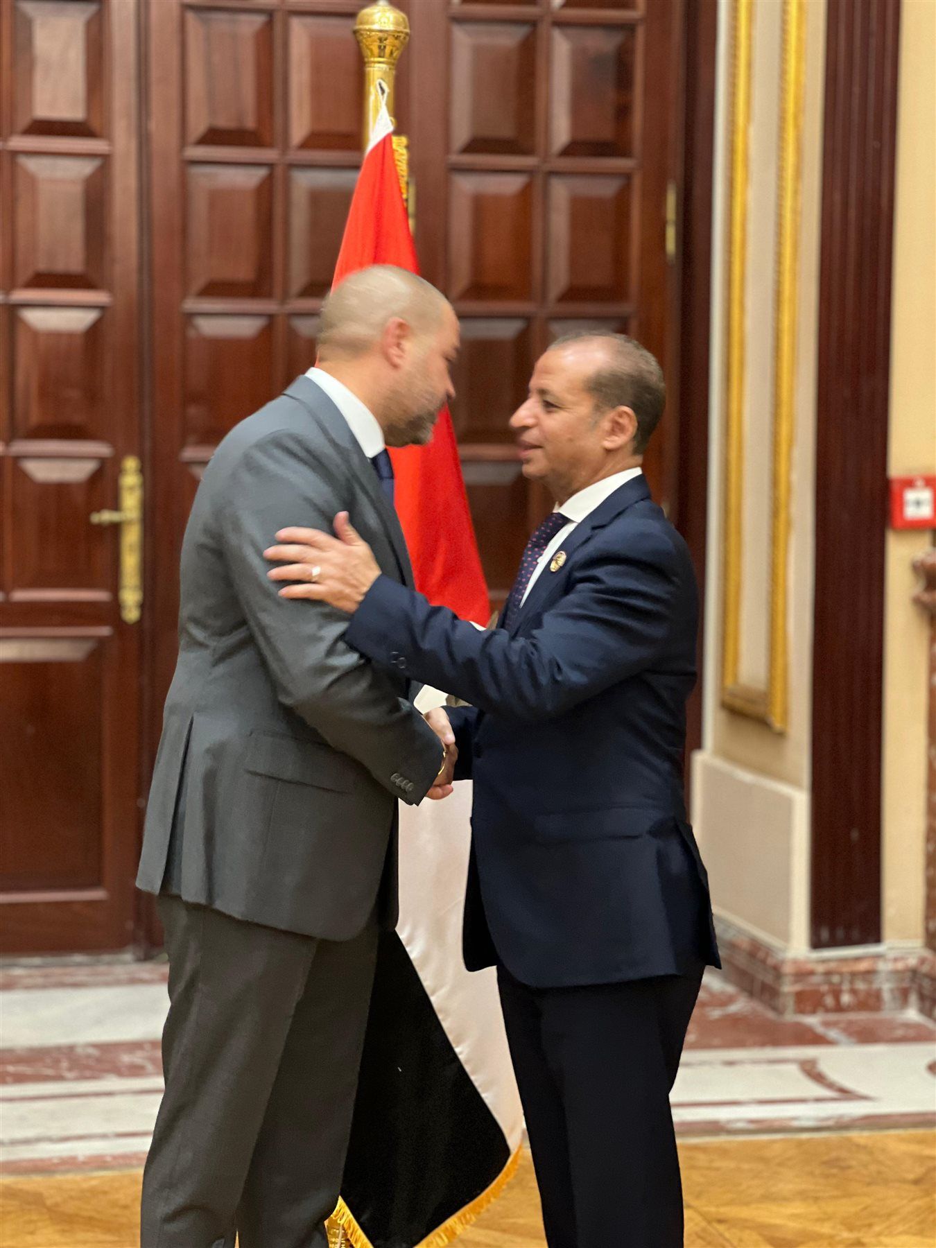 النائب أحمد دياب لـ تليجراف الخليج عقب استلام كارنيه عضوية الشيوخ 2025: كل الشكر لأهالينا بالجيزة .. ورسالة مستقبل وطن مستمرة فى دعم الوطن والمواطن - فيديو - الخليج الان