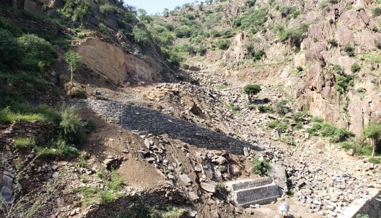 مبادرة مجتمعية تحقق إنجازا قياسيا في طريق حيوي بلحج