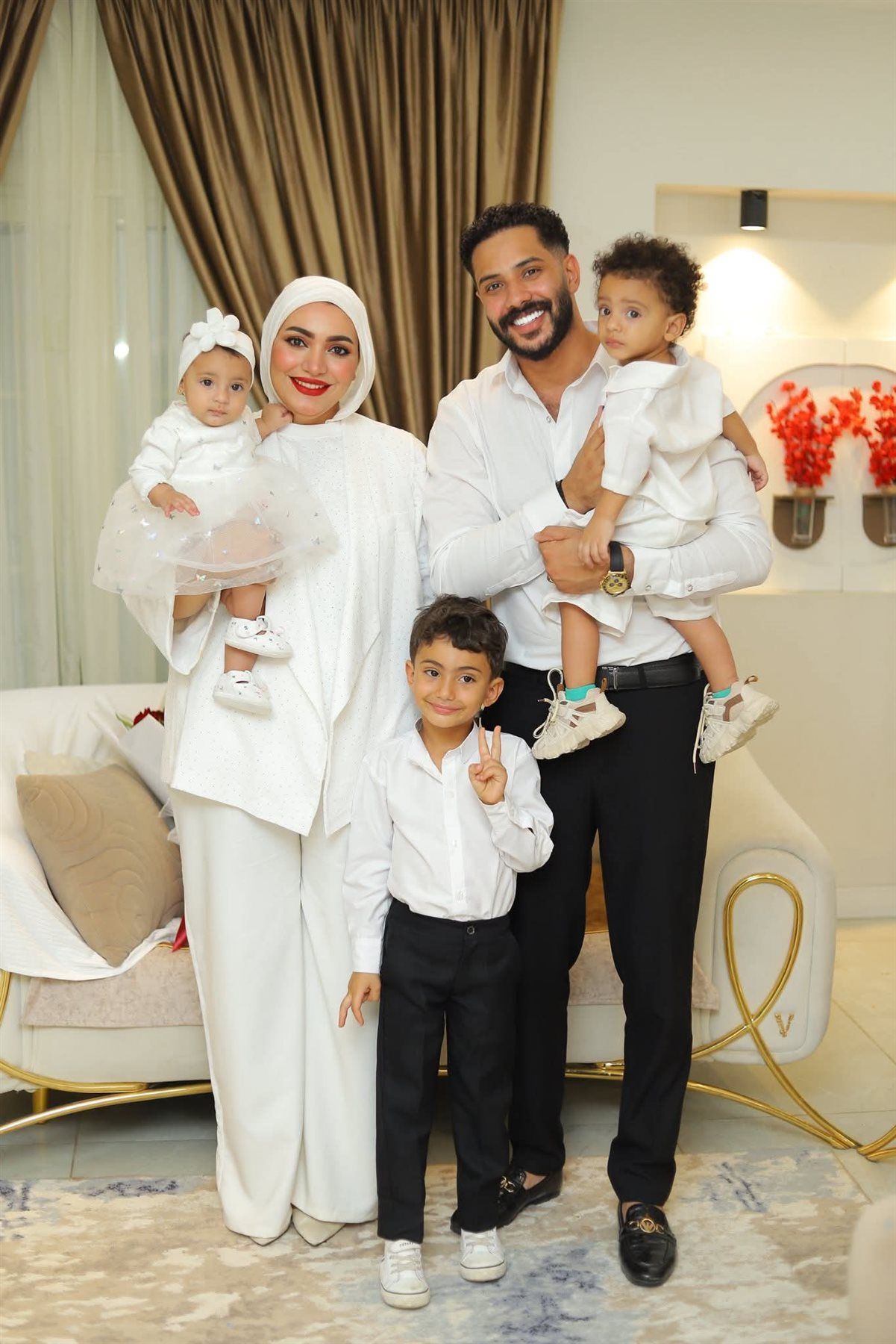 عودة البلوجر محمود هليل لزوجته بعد أسابيع من الانفصال: لا يوجد بيت خالٍ من المشاكل - الخليج الان