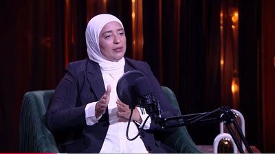 "ماتقارنش وضعى من 100 سنة بدلوقتى".. أميرة أبو شقة ترد على منتقدي حزب الوفد - الخليج الان