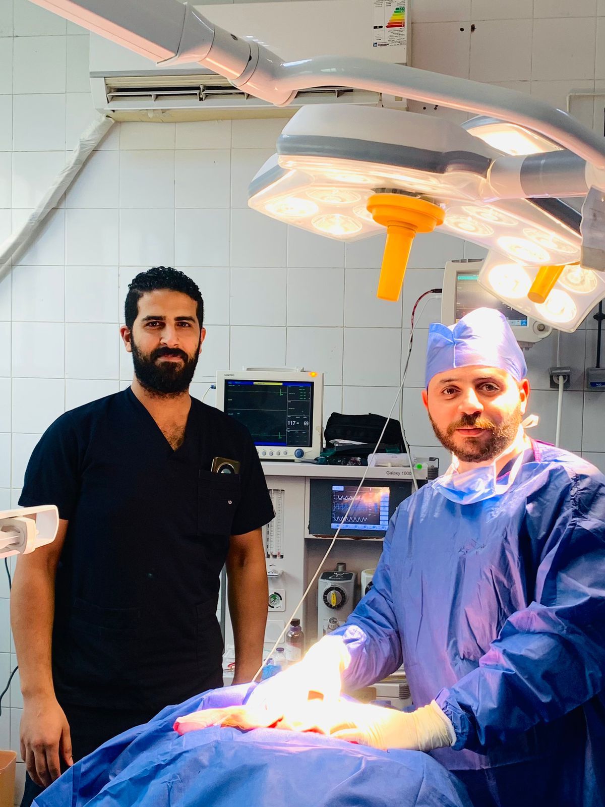 إنقاذ حياة شاب مصاب بقطع بشرايين الرقبة بمستشفى الفيوم العام - الخليج الان