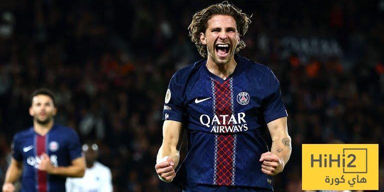 باريس يتقدم على اوكسير في الشوط الاول