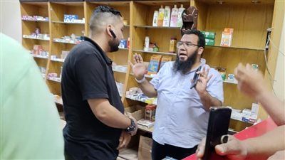 ضبط أدوية منتهية الصلاحية داخل صيدلية غير مرخصة بقرية بني شعران التابعة لمركز منفلوط - الخليج الان