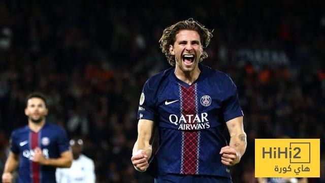 باريس يتقدم على اوكسير في الشوط الاول