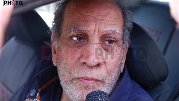 آخر تطورات الحالة الصحية لـ منير مكرم بعد نقله للمستشفى