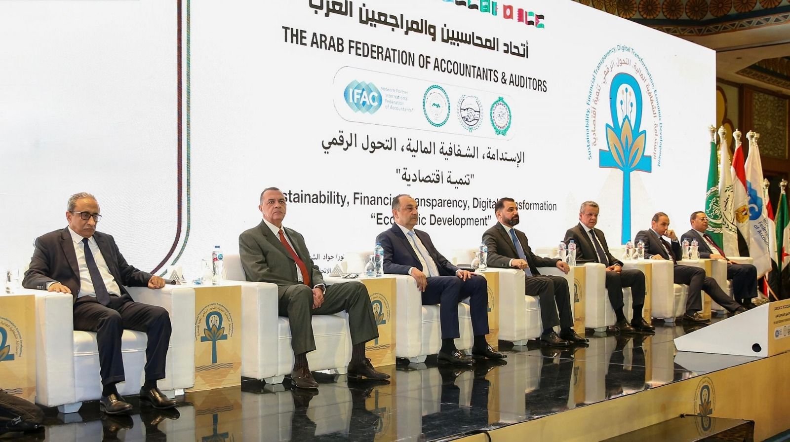 وزير قطاع الأعمال: الشفافية والاستدامة والتحول الرقمي هي مفاتيح النمو الاقتصادي - الخليج الان