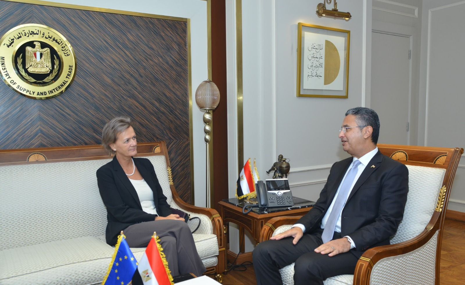 وزير التموين يبحث مع سفيرة الاتحاد الأوروبي تعزيز التعاون في الأمن الغذائي والتجارة الداخلية - الخليج الان