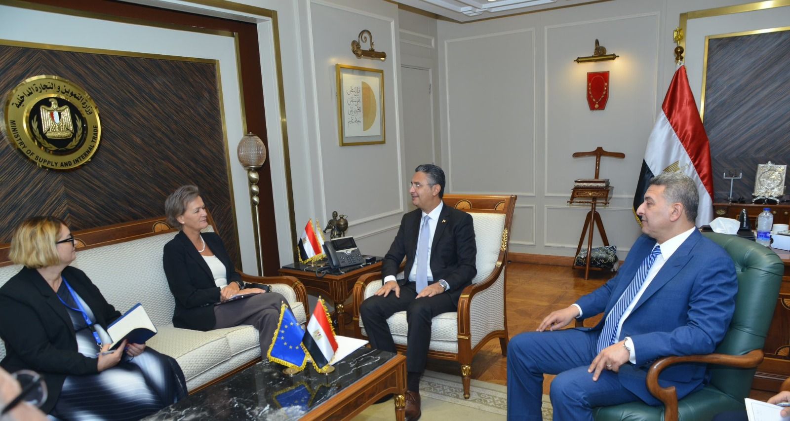 وزير التموين يبحث مع سفيرة الاتحاد الأوروبي تعزيز التعاون في الأمن الغذائي والتجارة الداخلية - الخليج الان