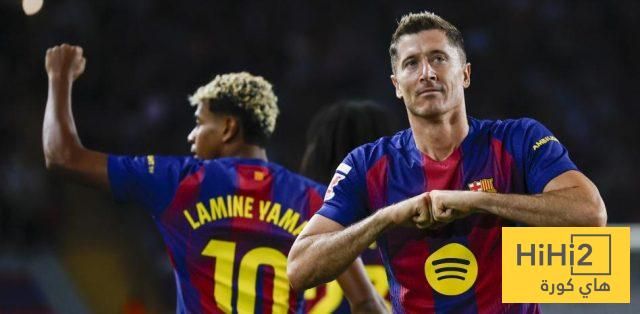 ليفاندوفسكي ينضم إلى قائمة أساطير برشلونة