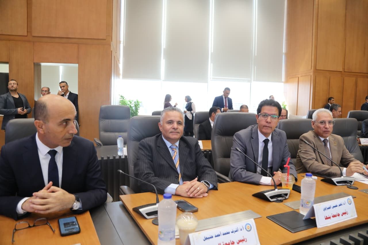 رئيس جامعة المنيا يشهد اجتماع المجلس الأعلى للجامعات بالعاصمة الإدارية الجديدة - الخليج الان