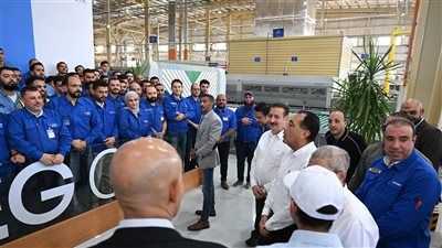 رئيس الوزراء يلقي زيارة إلى مصنع تويواتشي الصيني لمتابعة الطاقة الإنتاجية - الخليج الان