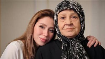إيناس عز الدين توجه رسالة لجدتها: هي اللي عوضتني ومعرفتش في حياتي غيرها - الخليج الان