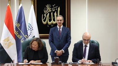 تنظيم الاتصالات يوقع تراخيص إنترنت الأشياء مع 7 شركات عالمية وتشغيله داخل السيارات - الخليج الان