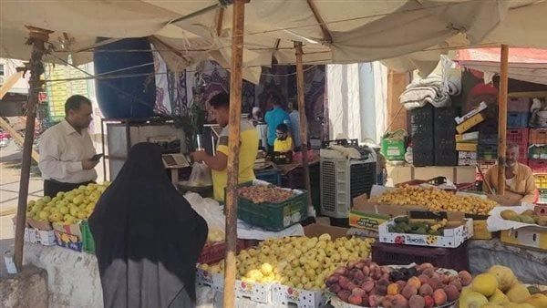 فتح منافذ ثابتة ومتنقلة لبيع السلع الغذائية بأسعار مخفضة في الوادي الجديد