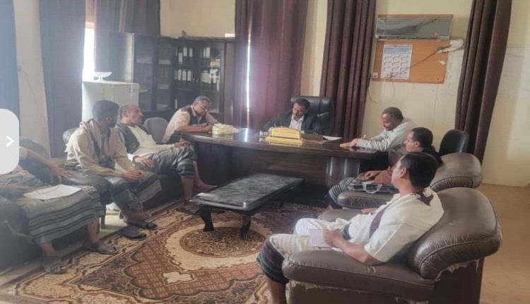 اجتماع موسّع لمكتب الأشغال العامة والطرق بمحافظة شبوة