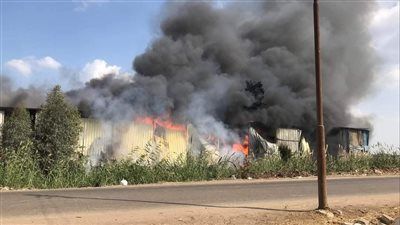 السيطرة على حريق التهم مصنع قطن بالغربية - الخليج الان