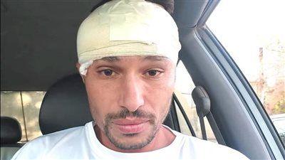 10 غرز في رأس عوكشة مهاجم هيلوبوليس بعد الإصابة في لقاء الجزيرة بالقسم الثالث - الخليج الان