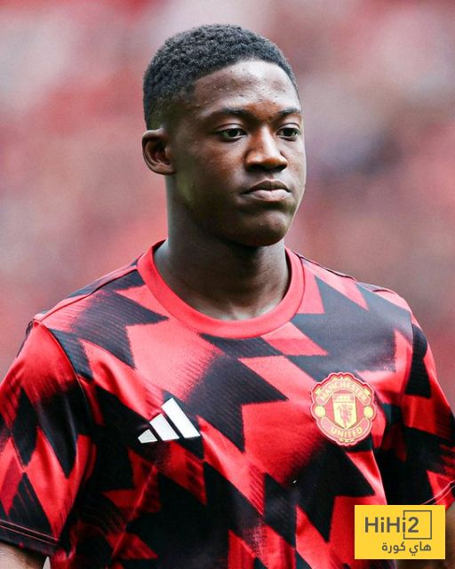 تقارير .. موهبة مانشستر يونايتد يلفت انظار قطبي مدريد