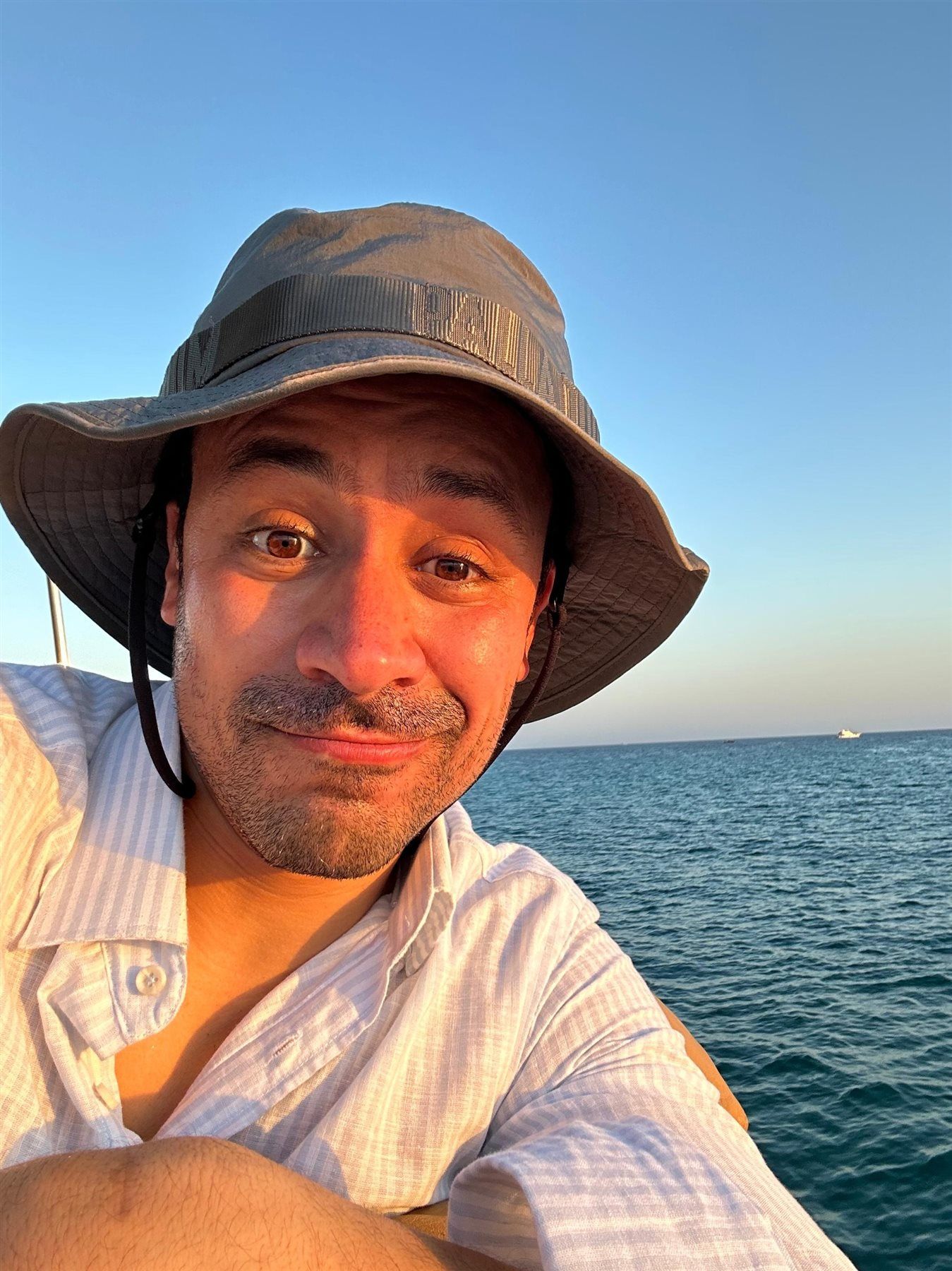 أحمد داود يسافر إلى الغردقة لتصوير فيلمه الكراش - الخليج الان