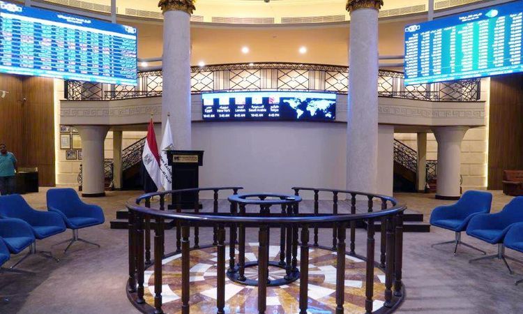 تباين مؤشرات البورصة المصرية في منتصف تعاملات الخميس