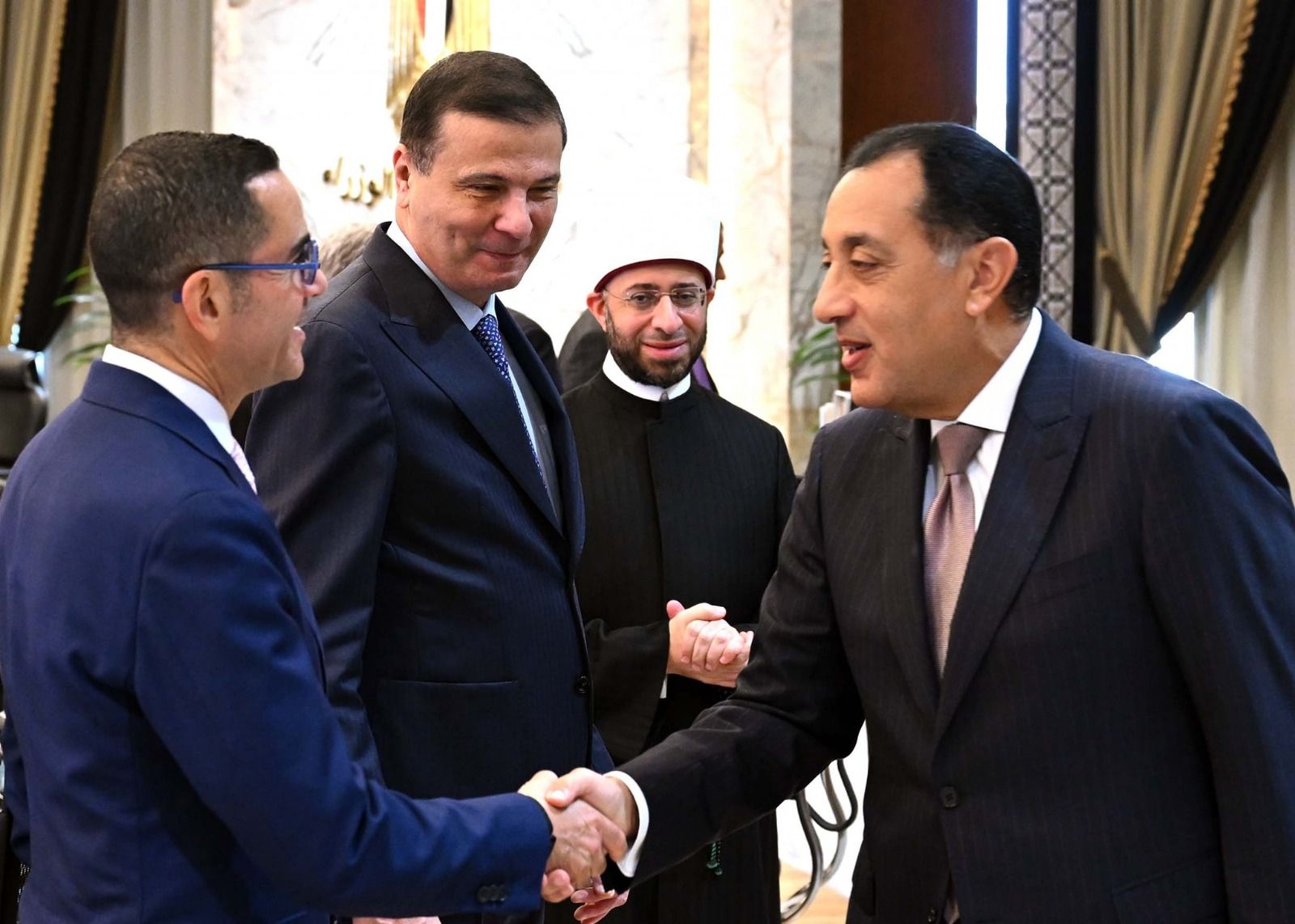 عرض مقترح وثيقة السياسة التجارية المصرية خلال اجتماع مجلس الوزراء - الخليج الان