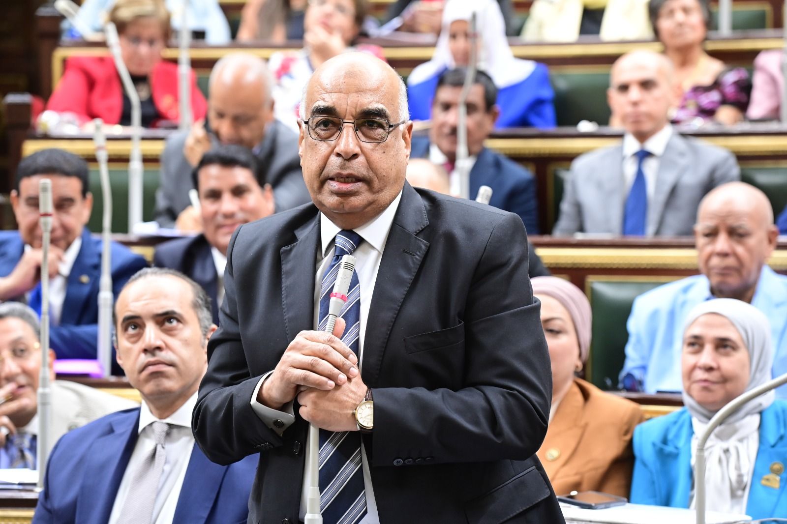 «أنت خبط بإيدك»..ماذا حدث بين رئيس النواب ووزير العدل بمناقشات إعتراضات الرئيس حول الإجراءات الجنائية؟ - الخليج الان