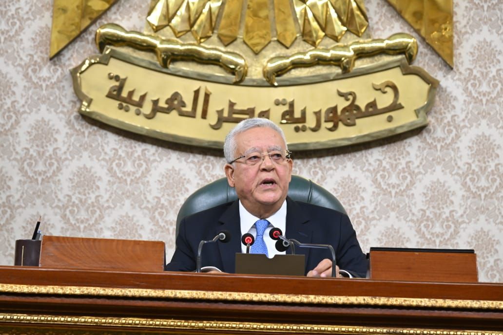 «أنت خبط بإيدك»..ماذا حدث بين رئيس النواب ووزير العدل بمناقشات إعتراضات الرئيس حول الإجراءات الجنائية؟ - الخليج الان