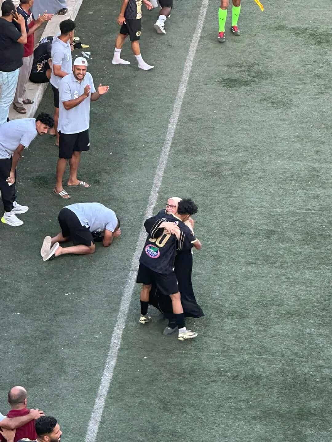 ابنها الوحيد ..فرحة والدة محمد صلاح لاعب اتحاد بسيون بعد تسجيل هدف قاتل في القسم الثاني - الخليج الان