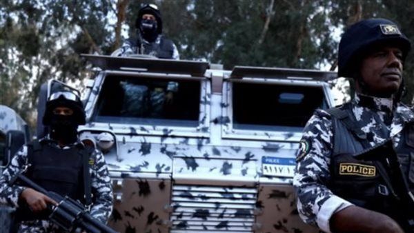 بحوزته كميات من الشابو.. مباحث الأقصر تضبط تاجر مخدرات مسجل خطر بالكرنك