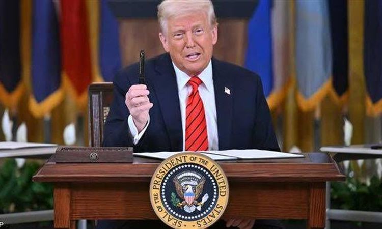 ترامب يتوعد الفصائل الفلسطينية بالجحيم ويطالب سكان غزة بالهروب