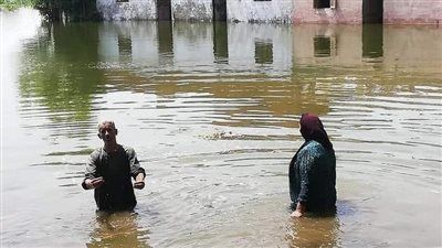 وزارة الري: مايتم تداوله بمسمى غرق المحافظات إدعاء مضلل والضرر أصاب الأراضي الواقعة داخل النيل - الخليج الان