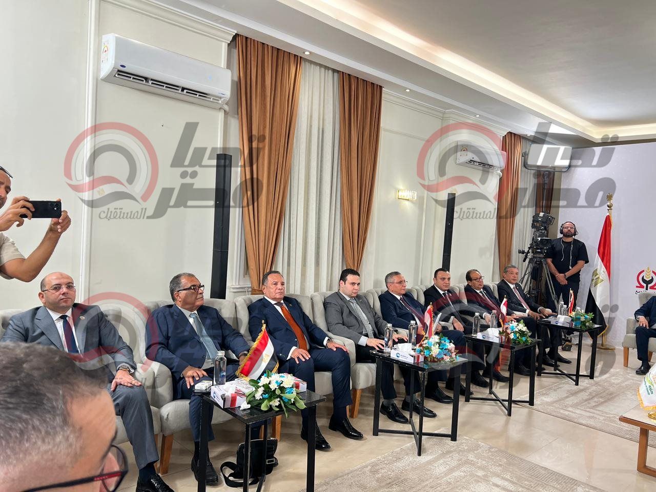 اجتماع الأحزاب بشأن القائمة الوطنية لانتخابات النواب ينطلق بمشاركة ١٢حزبا وتنسيقية شباب الأحزاب.. صور - الخليج الان