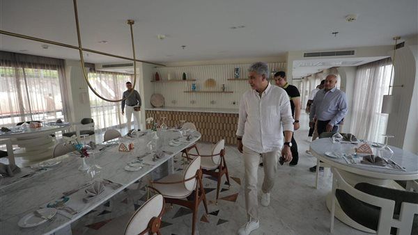 وزير السياحة يتفقد الفنادق الثابتة والعائمة والدهبيات بالأقصر لمتابعة جودة الخدمات السياحية