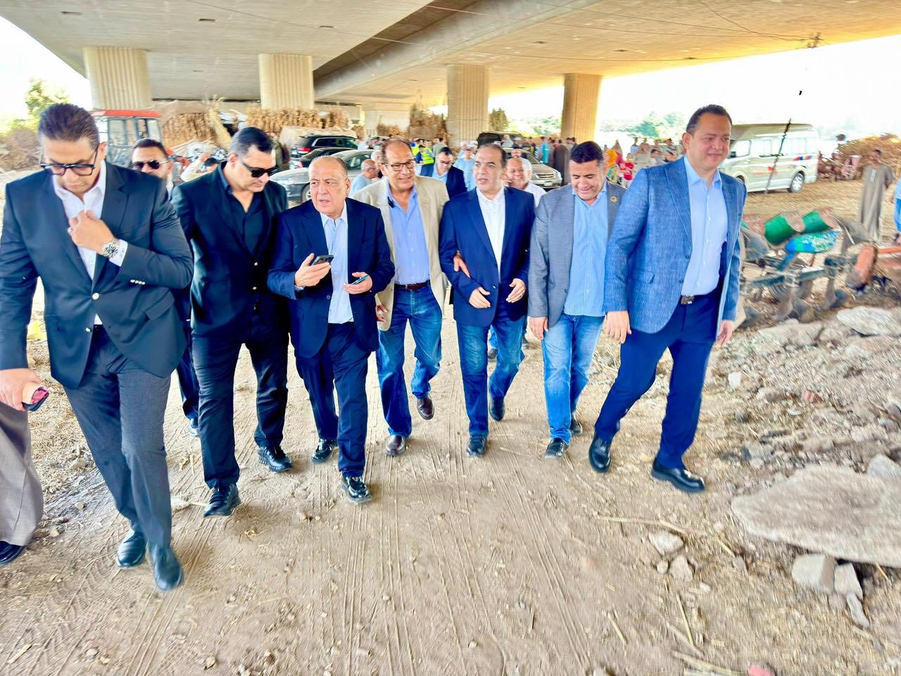 وفد مركزية "مستقبل وطن" يزور المنوفية ويعلن عن تجهيز مساكن بديلة للمواطنين المتضررين من غرق أراضي طرح النيل في قرية دلهمو بأشمون - الخليج الان