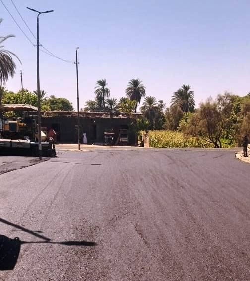 شكر من أهالي قرية العوينية بإدفو لمحافظ أسوان لإستجابته فى رصف وإنارة مزلقان القرية - الخليج الان