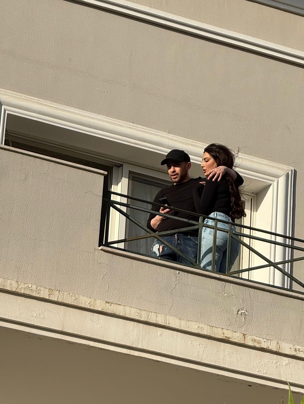 حسام حبيب يثير الجدل بارتباطه بفنانة لبنانية شهيرة.. فما القصة ؟ - الخليج الان